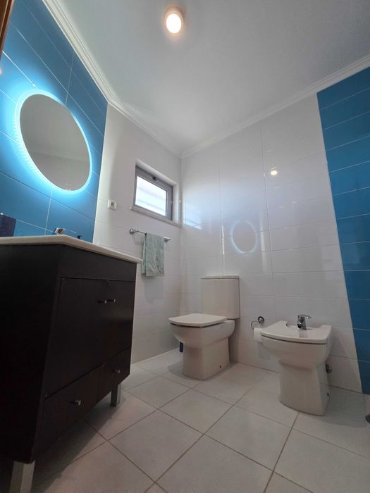 Arrendamento de longa duração de T1 em Condomínio c/ piscina e garagem