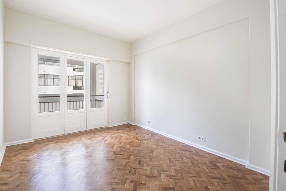 Arrendamento de Apartamento T3 na Rua Dr. Faria de Vasconcelos, nº 5