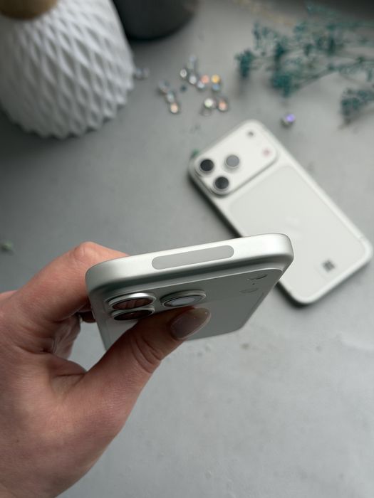 Apple iPhone 17 Pro 256GB Silver. Neverlock. Esim