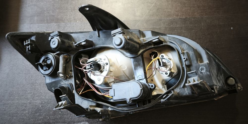 Farol Ford focus mk2  2004-2008