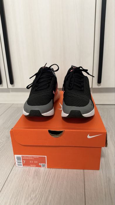 Кроссівки Nike Air Max 270