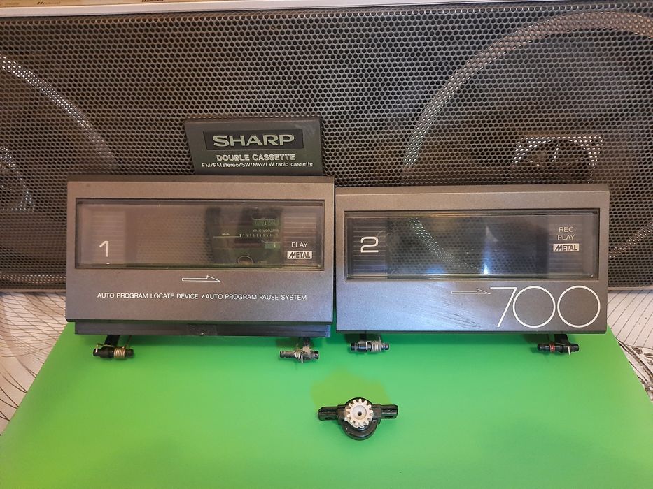 Продам проверенные запчасти магнитофон  sharp 700