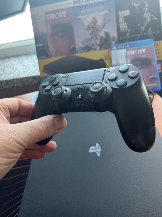 Ігрова консоль PlayStation 4 Slim