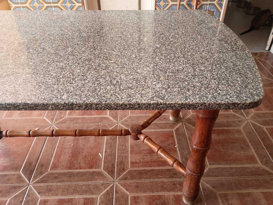 Mesa Granito para desocupar