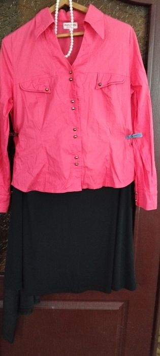 Блузка жіноча кольору корал, дві спідниці чорні жіночі дівчачі