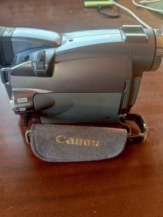Видеокамера Canon mv700i
