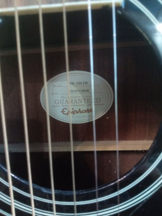 Продам акустичну гітару Epiphone DR-100 EB.