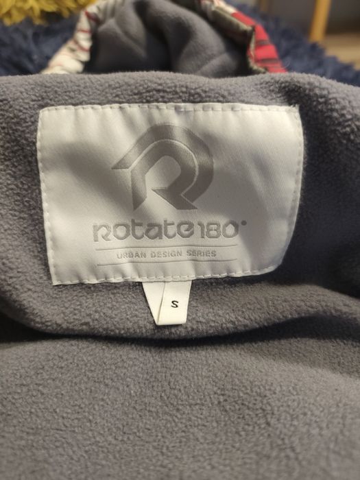 Kolorowa kurtka z kapturem, polarowy środek