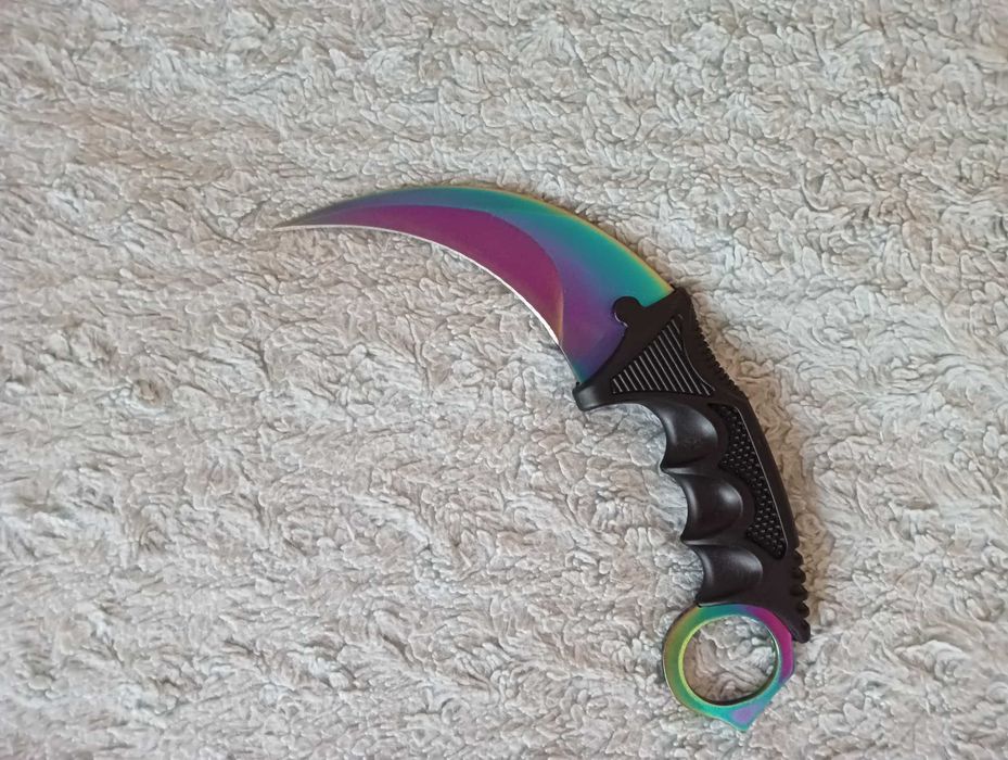 Nóż Karambit Fade Counter-Strike