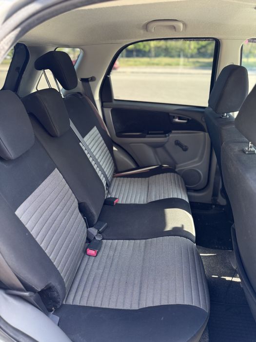 Автомобіль Suzuki sx 4 2011