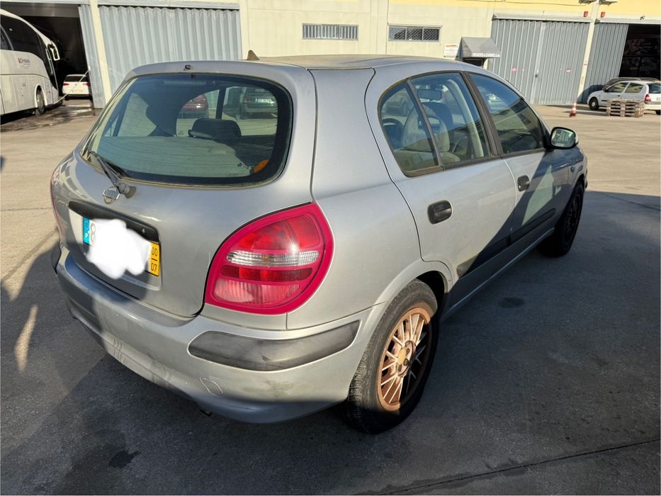 Nisan Almera 1.5 gasolina para peças