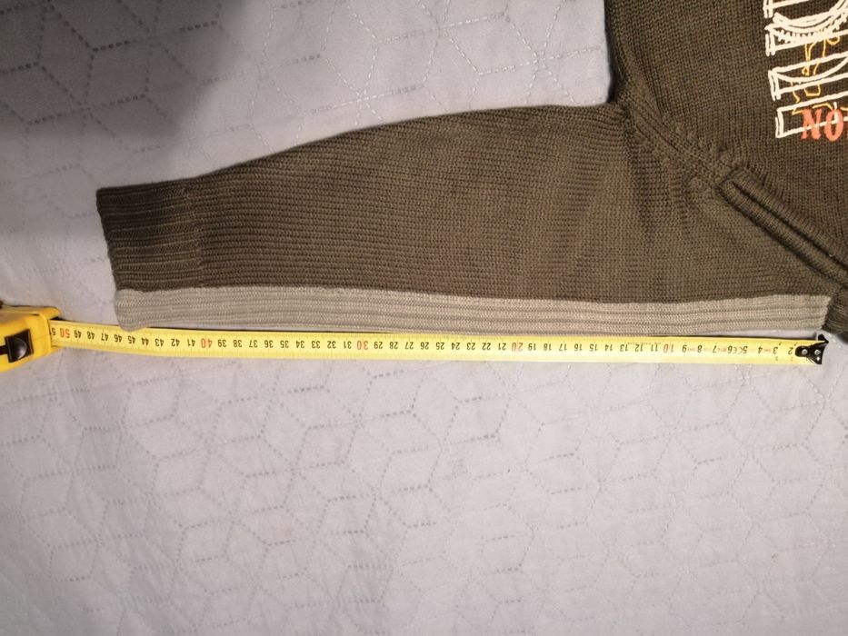 Sweter ciemnooliwkowa zieleń