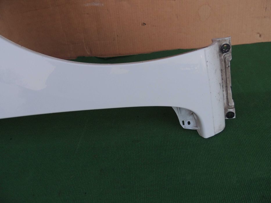 Błotnik przód przedni prawy Renault Kangoo 2 II 08,09,10,11,12 BIAŁY