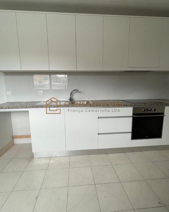 Arenda-se apartamento T3 em Laborim