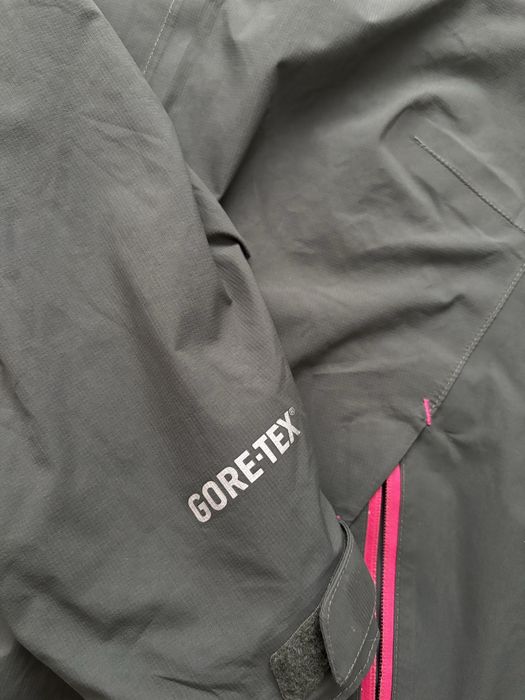 Жіноча куртка Berghaus Gore-rex