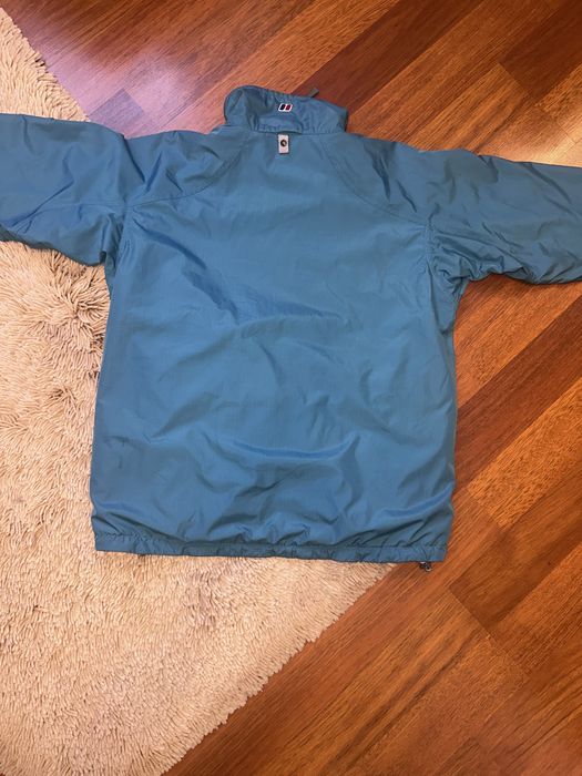 berghaus вітровка