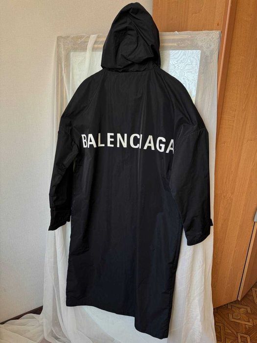Balenciaga logo-print raincoat плащ дощовик