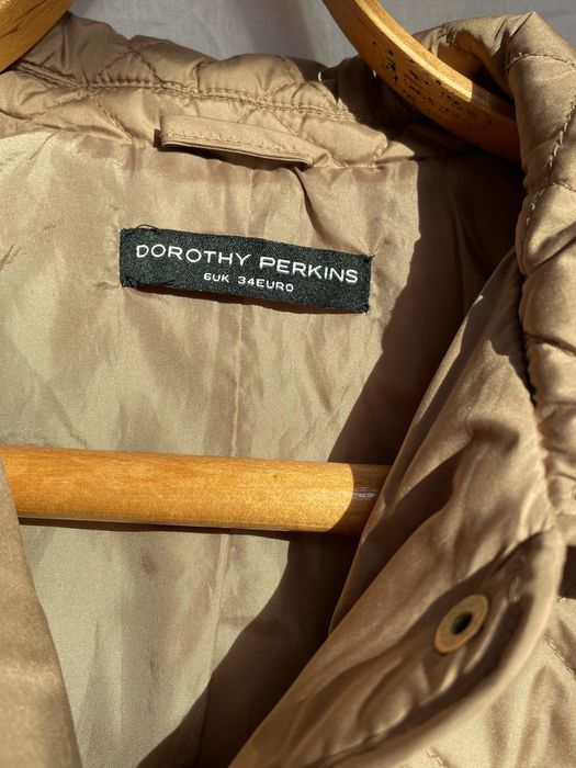 жіноча легка куртка стьобана