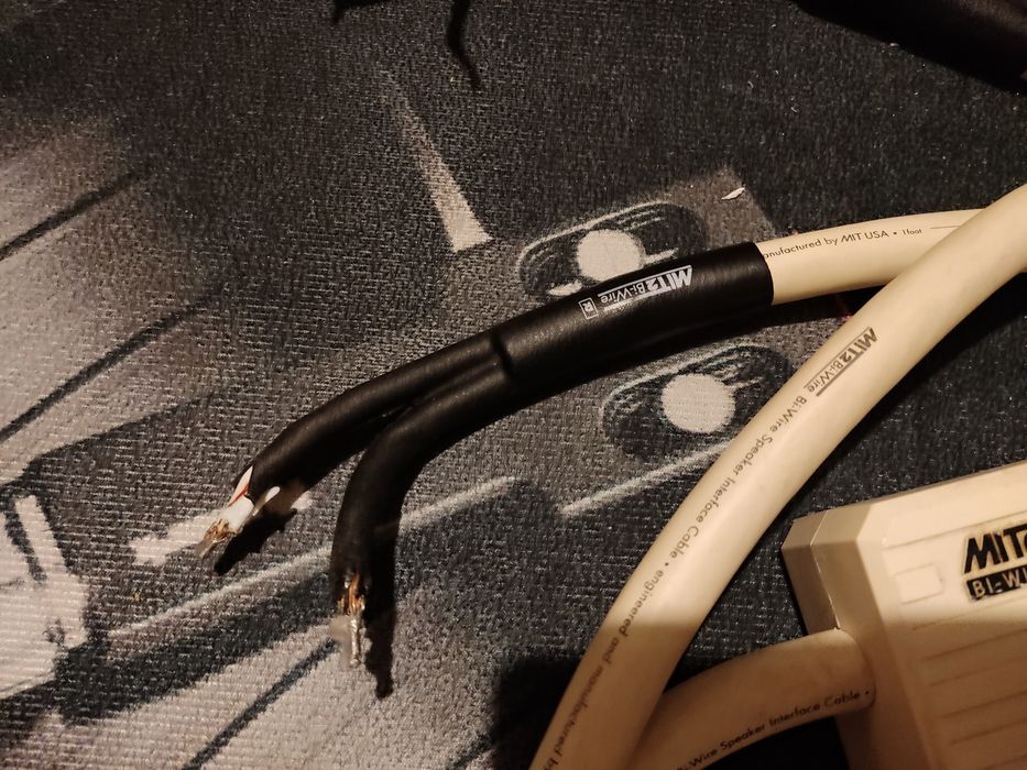 Kable Bee Wire Mit terminator 2 2x220cm