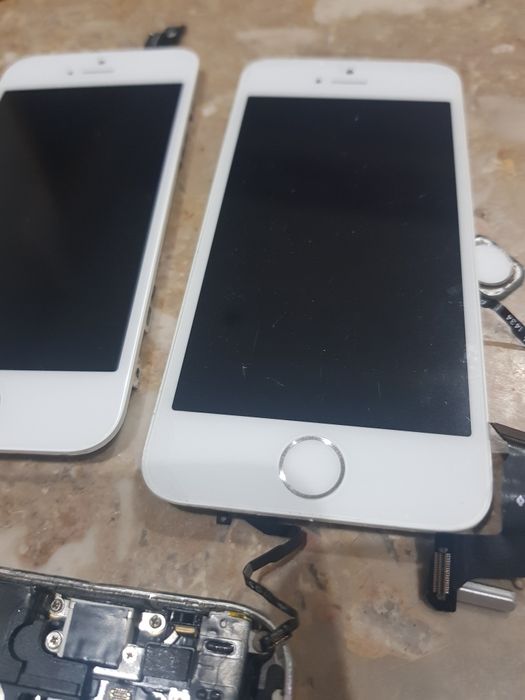 Peças  usadas e novas para telemóveis