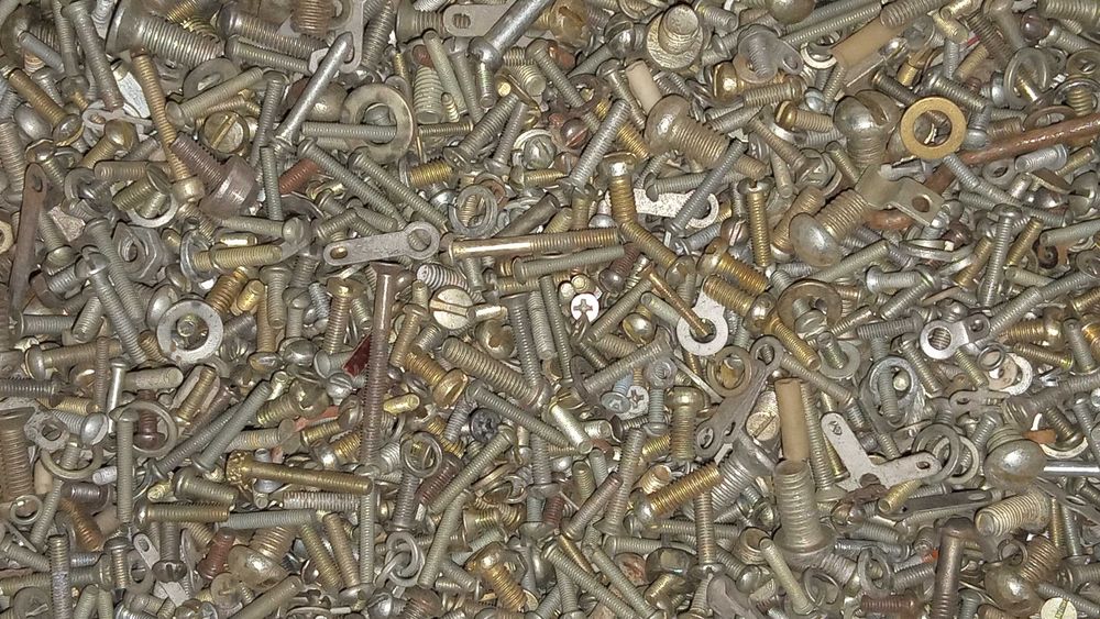 метизы / болтики.винтики,разное /  2кг.