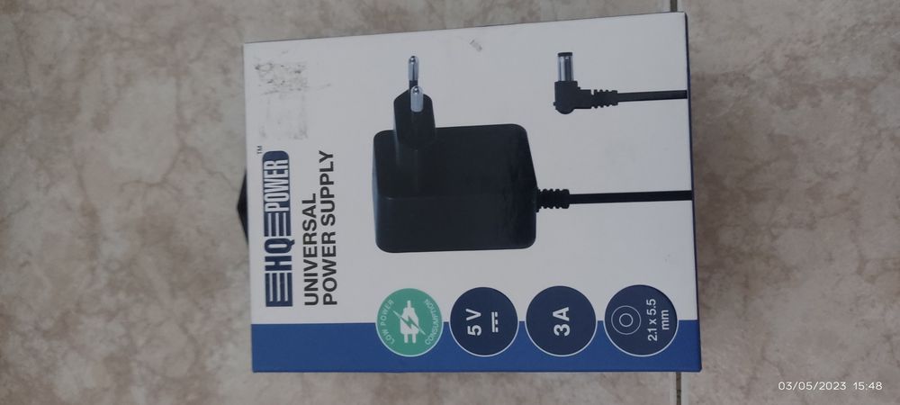 Selling universal charger429593165269585920