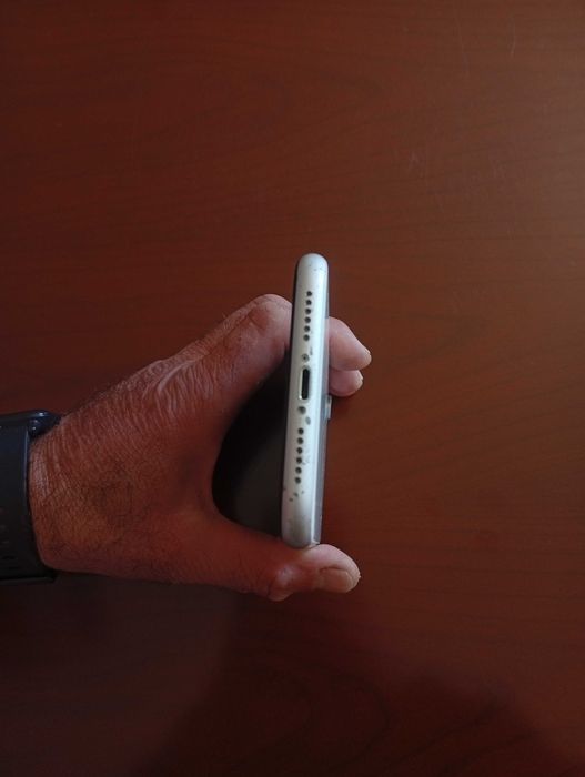 iPhone XR branco 128gb