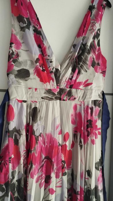 Vestido florido plissado comprimento medio novo