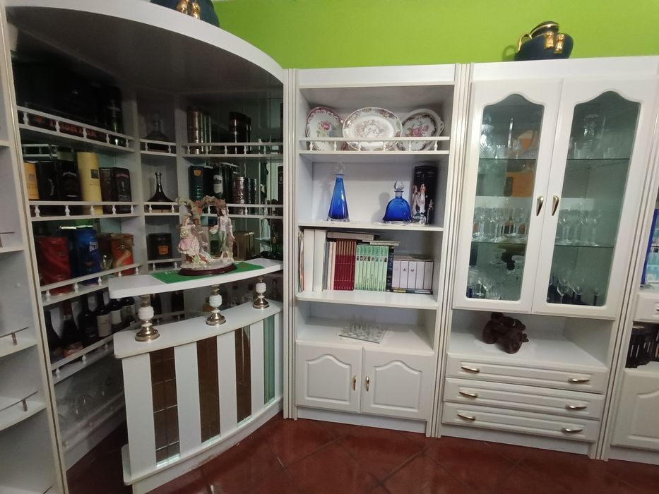 Estante branca de 4 módulos