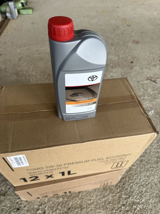 Оригінальне Масло Toyota premium