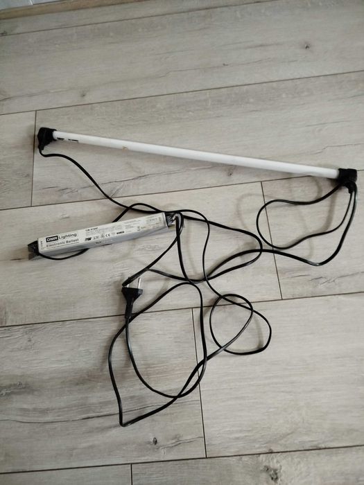 Dodatkowe oświetlenie akwarium/terrarium 1x24W T5