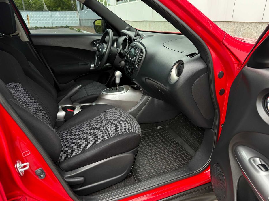 Nissan Juke  SE  2015