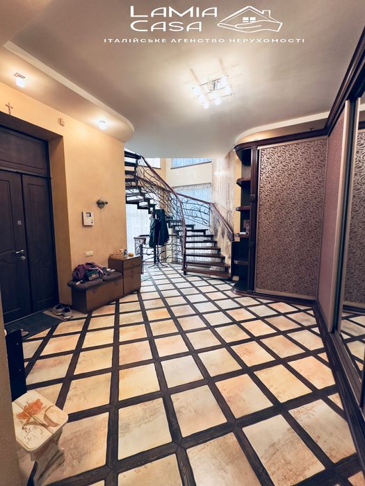 VIP будинок біля парку , в топовій локаціі