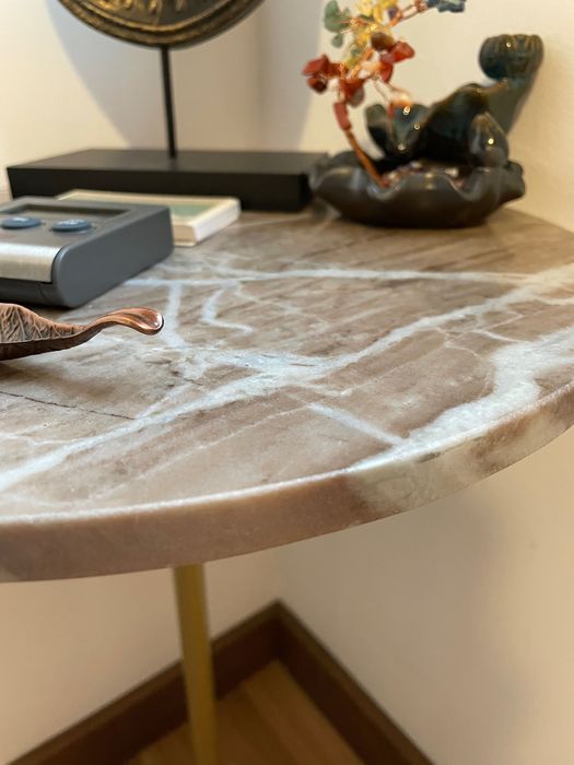 Mesa de decoração em mármore