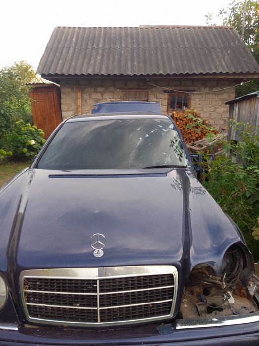 Продам Mercedes w 210 e320 после ДТП