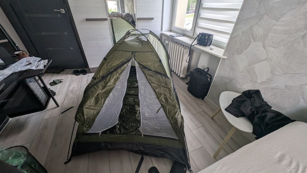 Zestaw turystyczny: namiot Outliner Camp oraz matę samopompującą Robens Campground 75