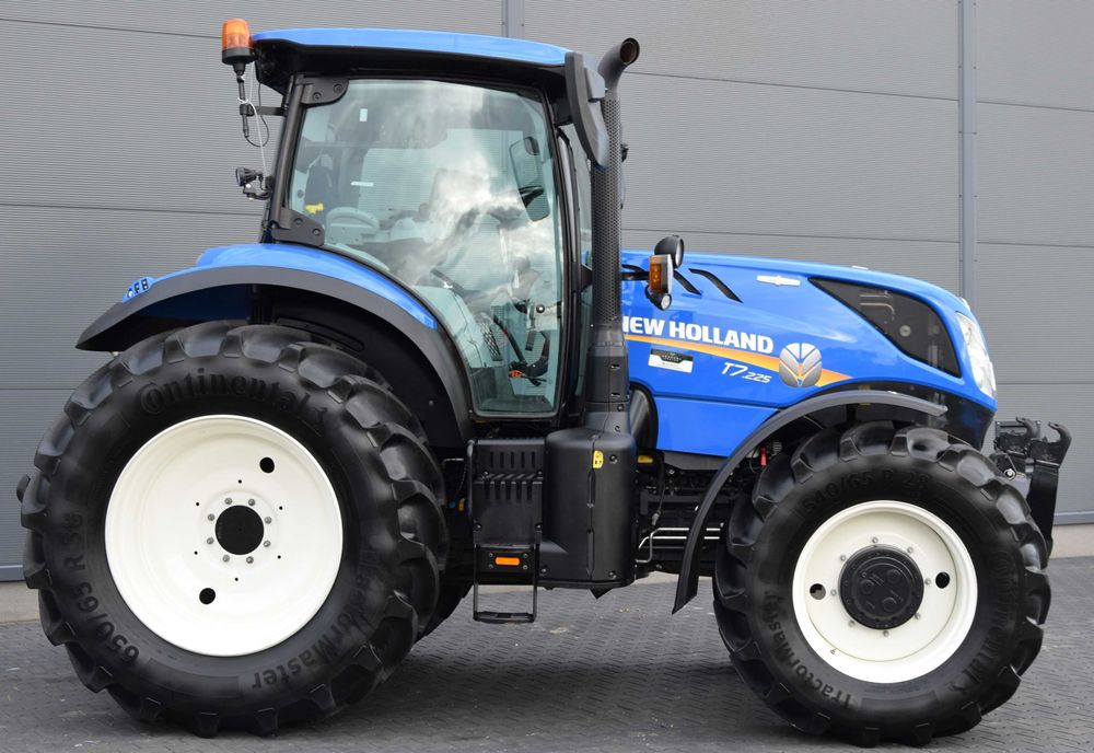 Ciągnik rolniczy New Holland T7.225 Auto Command 2022 używ kraj 1 wł.