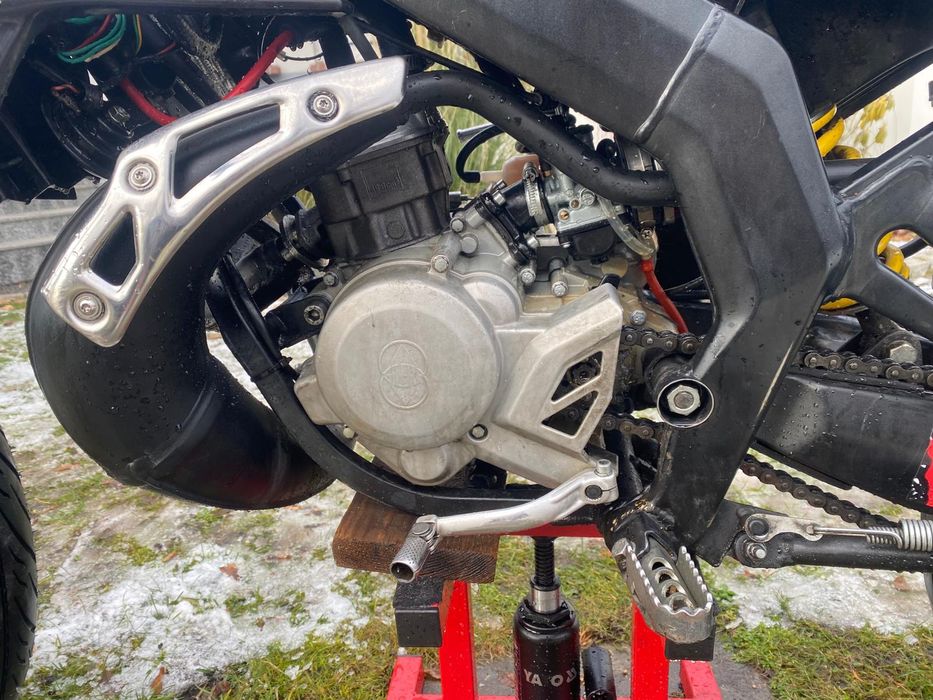 Gilera SMT 50 jak Derbi Senda