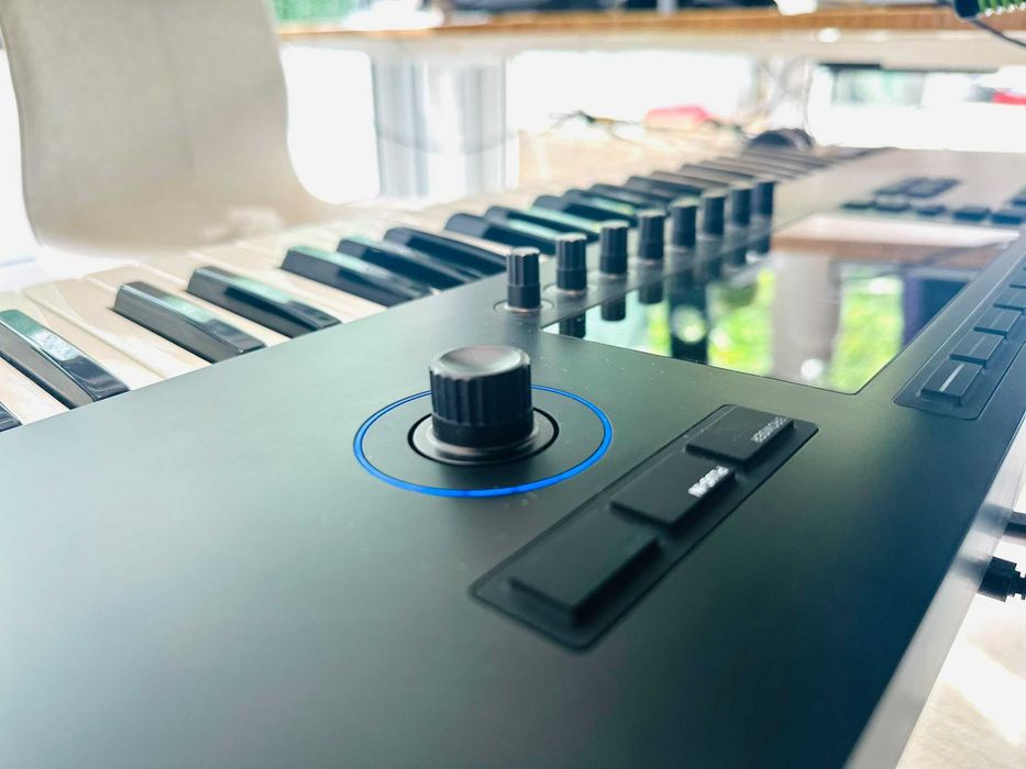 Teclado Native Instruments Kontrol S61 MK3