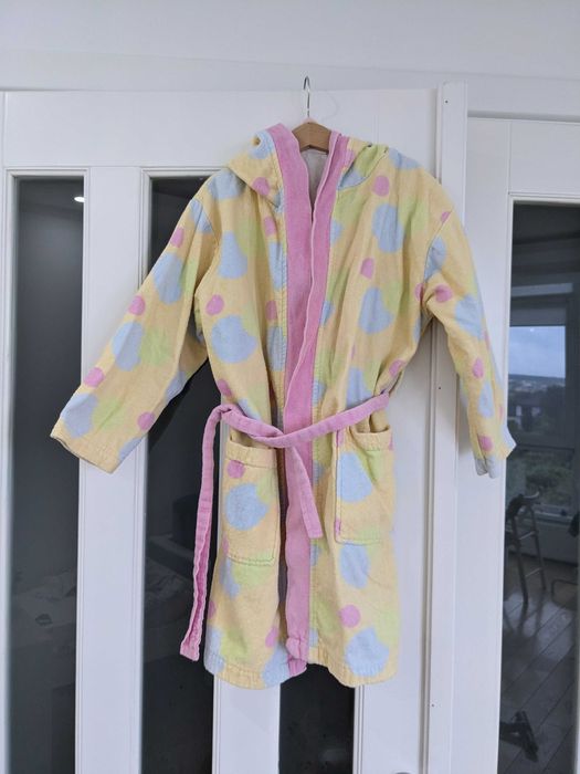 Віддам безкоштовно халат махровий 116 122