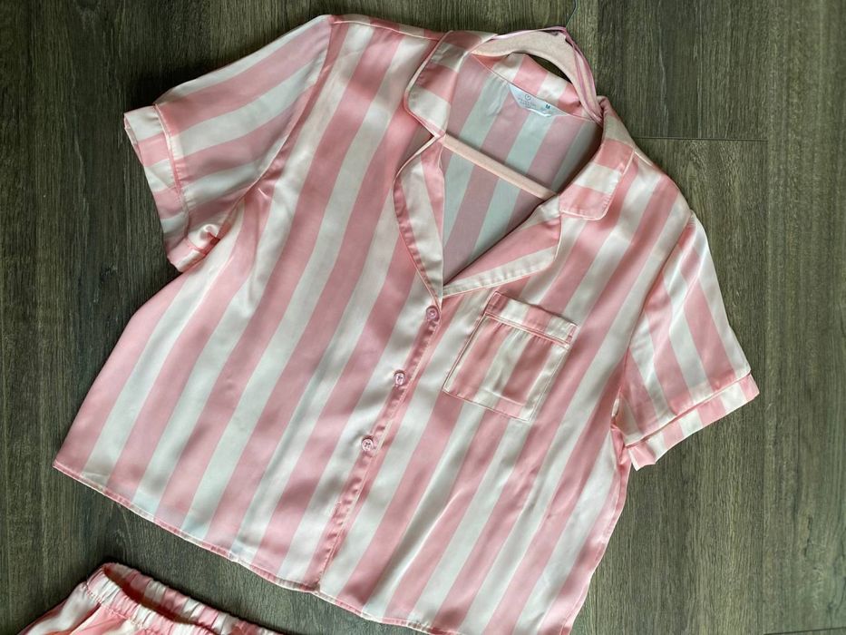 Атласний піжамний комплект від Primark у рожевому смугастому стилі М 46-48