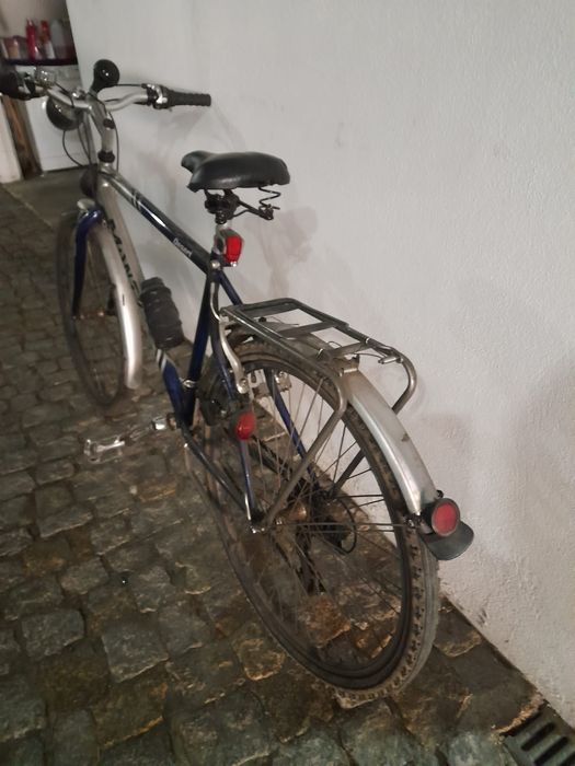 Bicicleta citadina em bom estado e tudo a funcionar