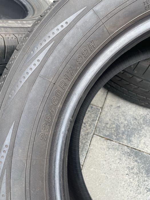 Продам шини R17 / 225/60