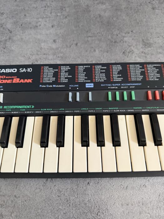 Keyboard Casio SA-10 (Bjork)
