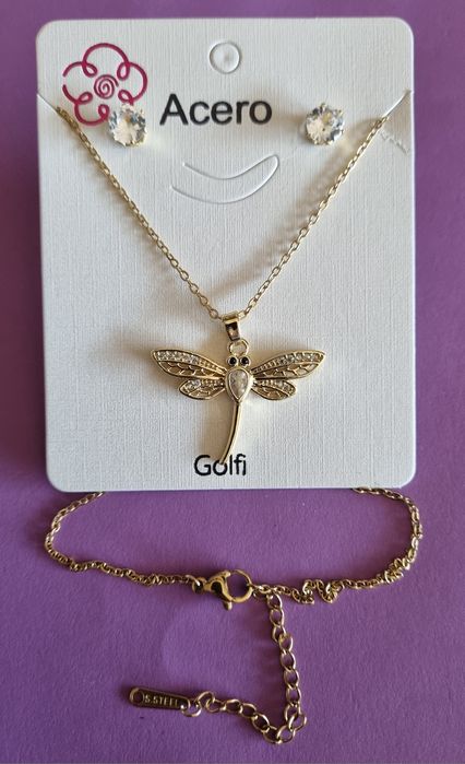 Conjunto dourado (colar e brincos), em aço, com libelinha.