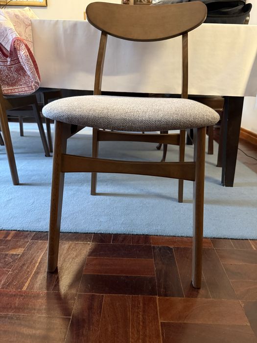 Vendo 2 cadeiras modelo Cloda da Sklum madeira escura estofo cinzento