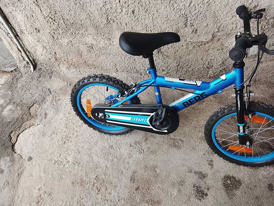Bicicleta de criança, sapatilhas de criança