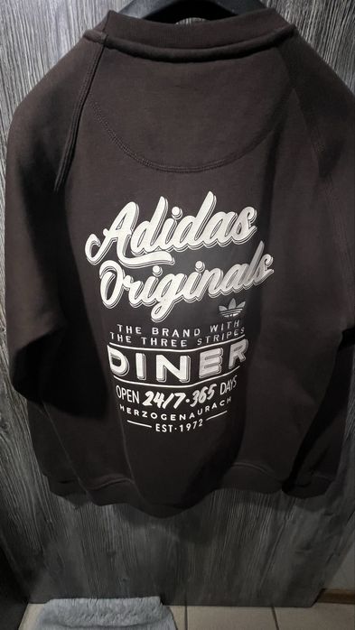 Коричневий светр з принтом  adidas Originals