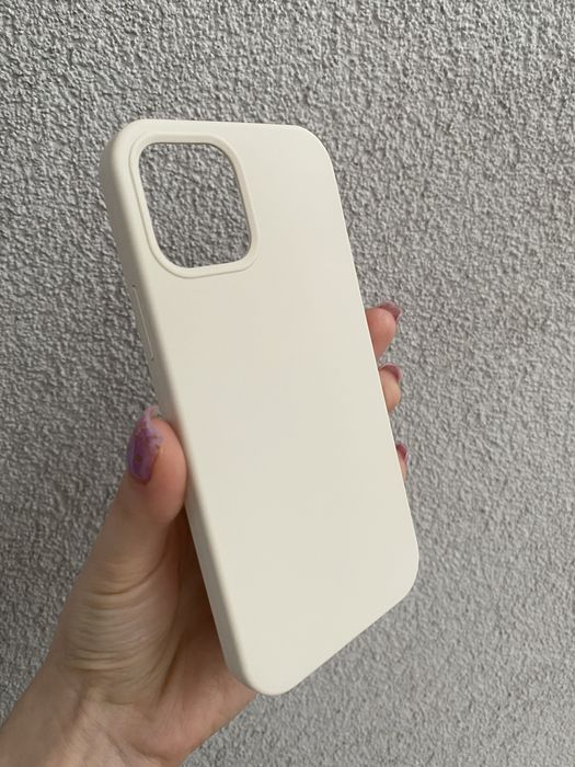 Etui na iPhone 12
