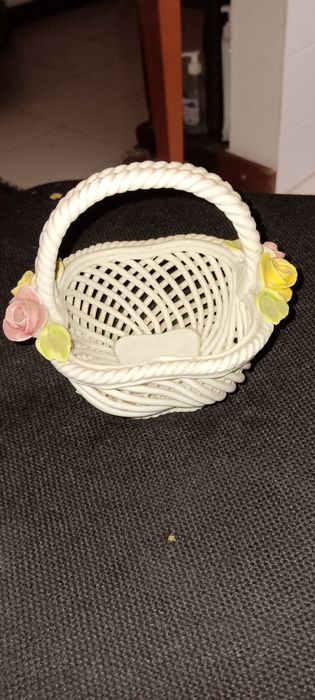 Cestinha decorativa.